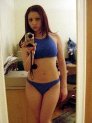 Pretty shaved gf take pics of her hot..